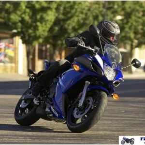 09SPBK_FZ6R_Bl_A1_C_026_01ee4e85