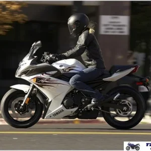 09SPBK_FZ6R_W_A1_C_007_5c5ecc02