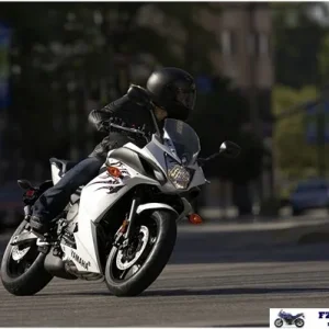 09SPBK_FZ6R_W_A1_C_074_ba9eca3f