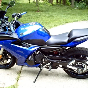 09 FZ6R yamaha blue, sweeeet !