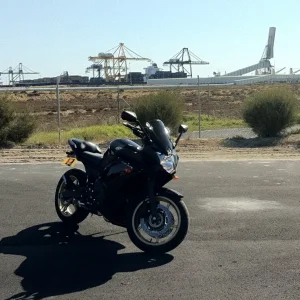 Mitch21's Raven FZ6R