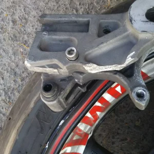 Cut out Fz6r caliper bracket over R6 bracket