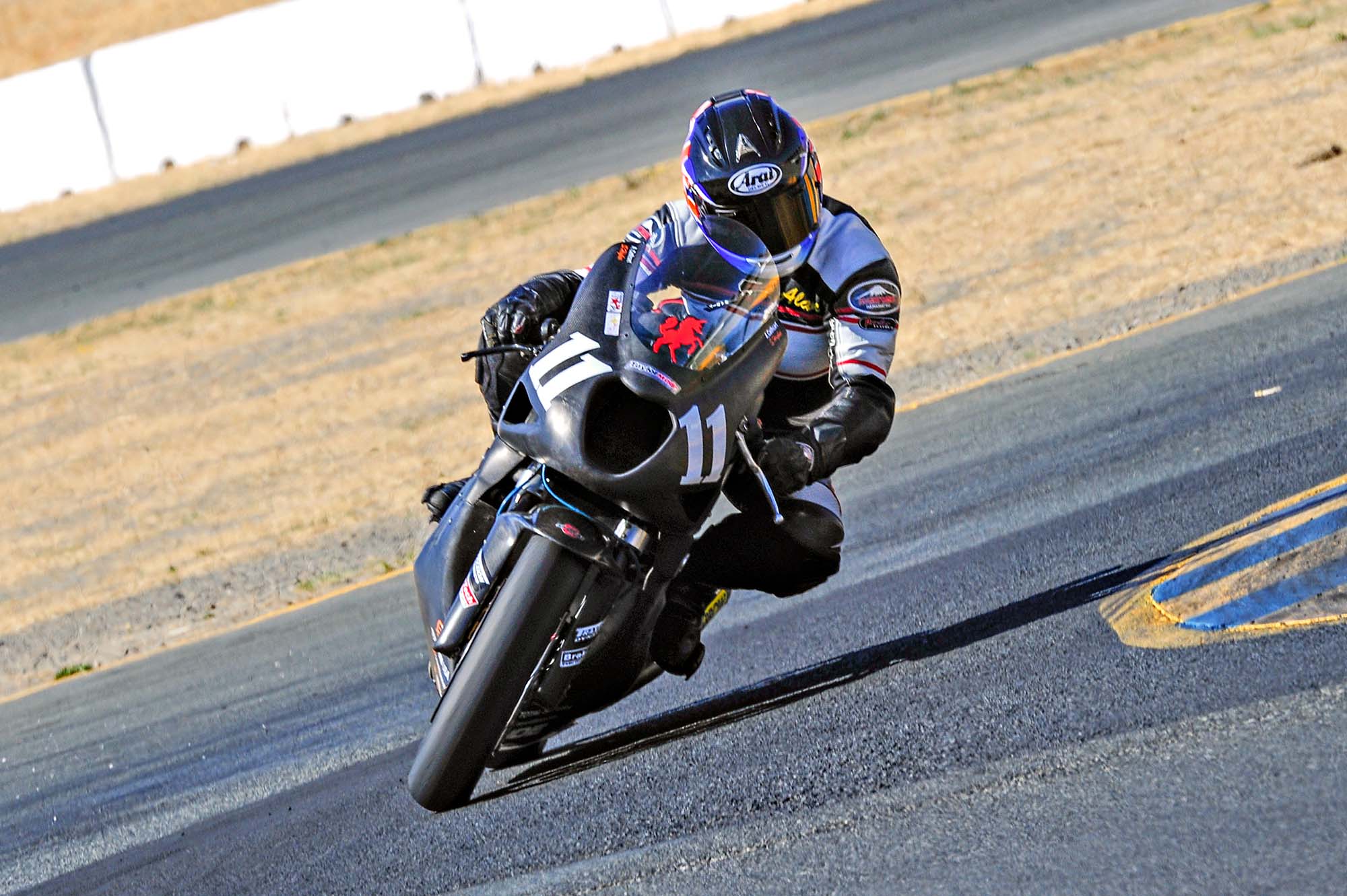 Taylormade-Carbon2-moto2-race-bike-04.jpg
